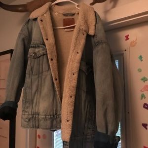 Levi’s Oversized Denim Jacket with Sherpa Lining